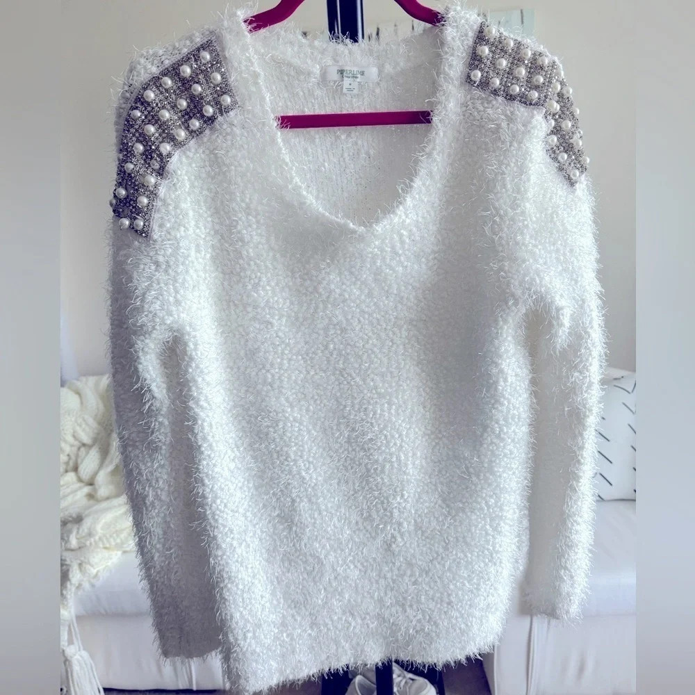 Winter white sweater PIPERLIME Collection Size Medium